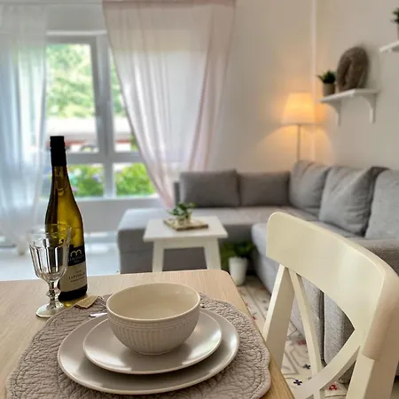 Neu: Ferienwohnung Zum Nussbaum - Landhausstil & Moseltalblick Трабен-Трарбах Экстерьер фото